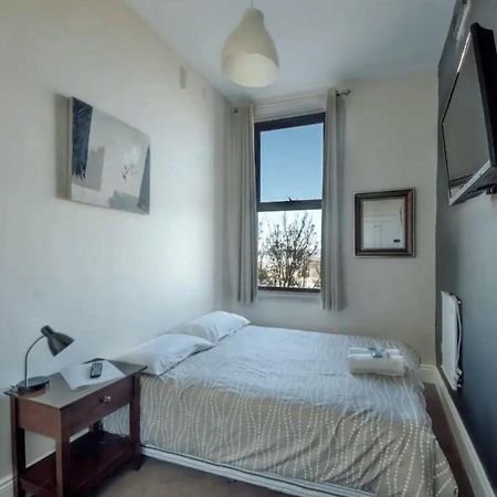 אולבני Six Degrees Boutique Hotel מראה חיצוני תמונה