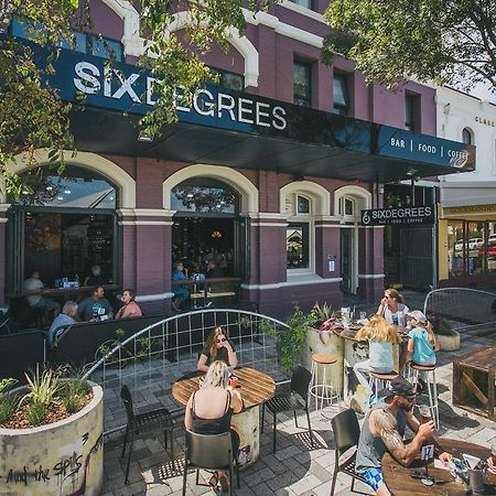 אולבני Six Degrees Boutique Hotel מראה חיצוני תמונה