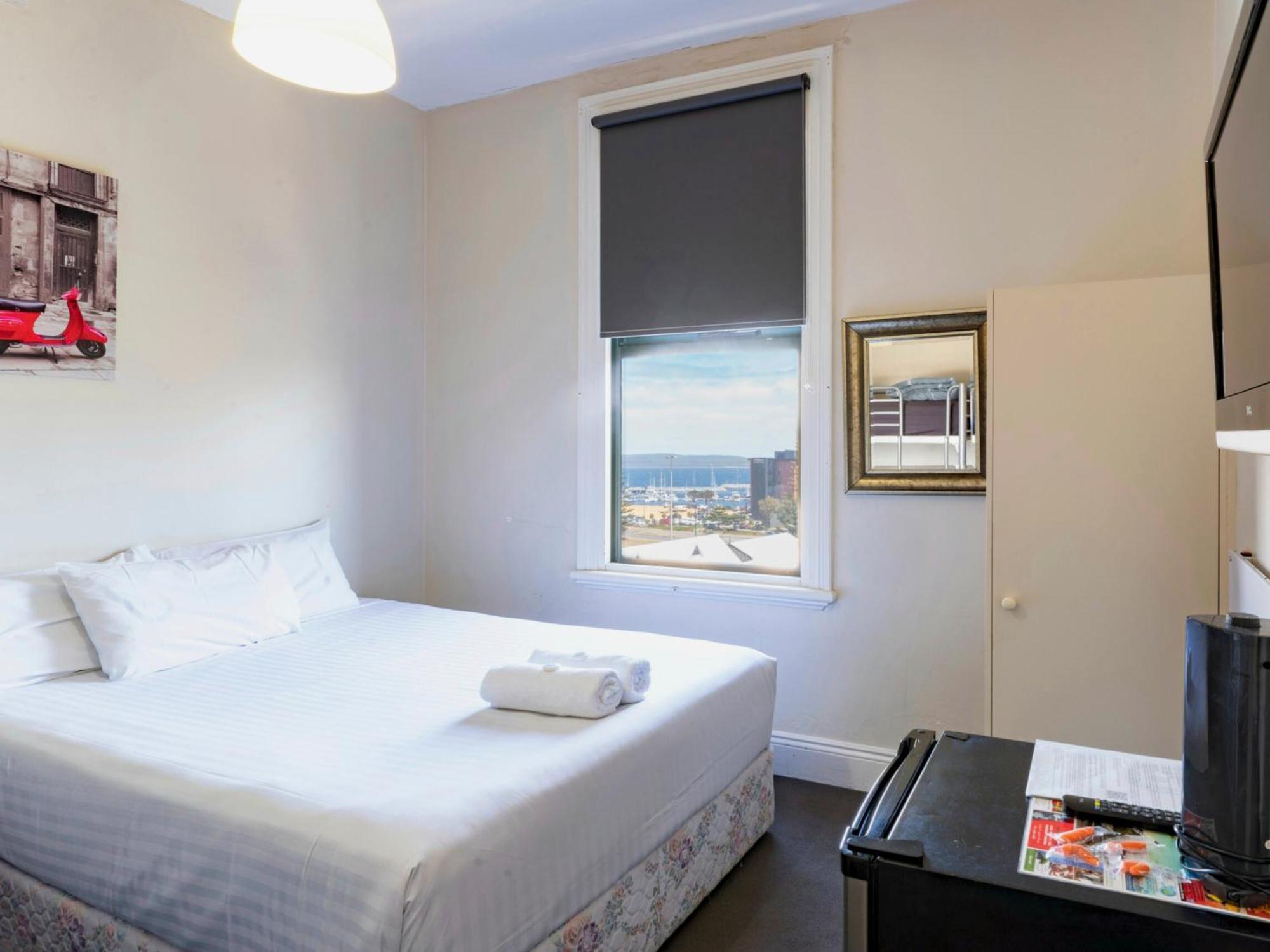 אולבני Six Degrees Boutique Hotel מראה חיצוני תמונה