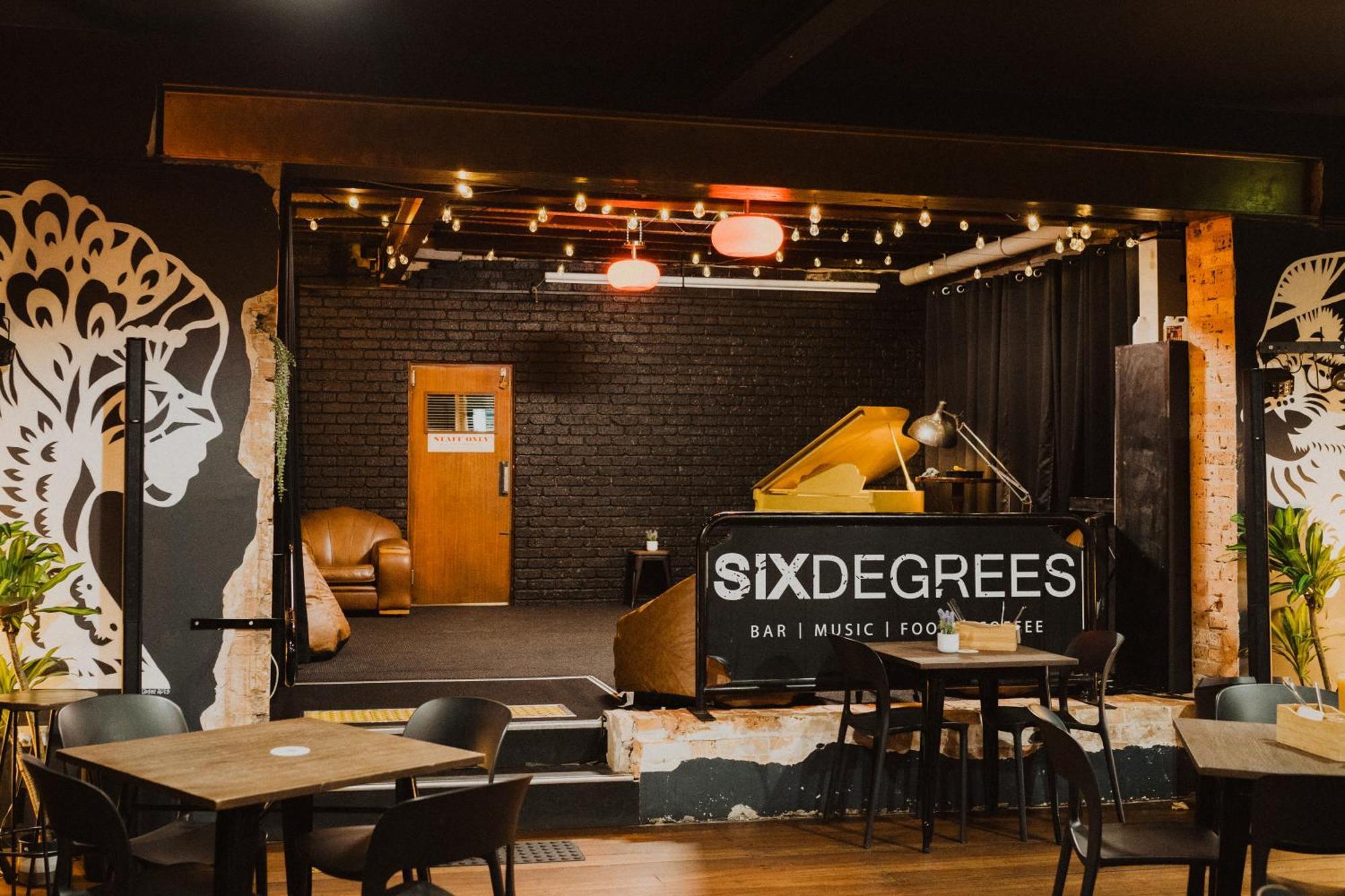 אולבני Six Degrees Boutique Hotel מראה חיצוני תמונה