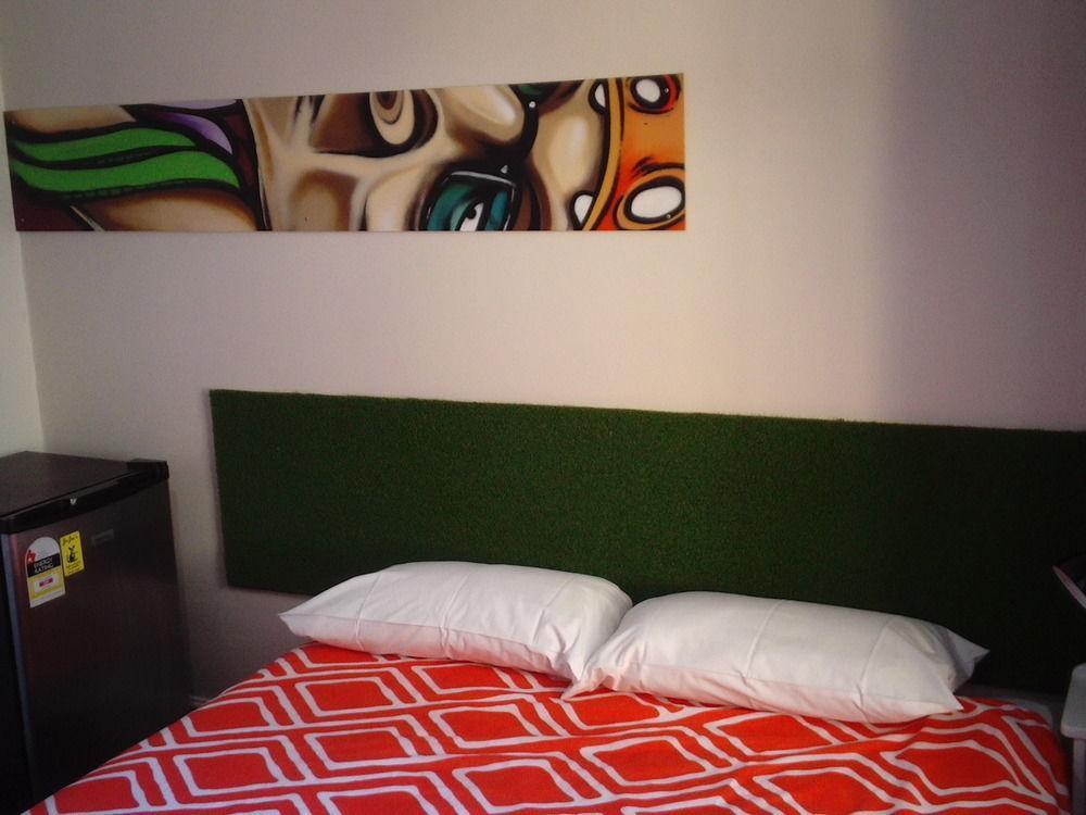 אולבני Six Degrees Boutique Hotel מראה חיצוני תמונה