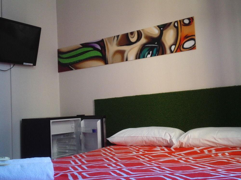 אולבני Six Degrees Boutique Hotel מראה חיצוני תמונה